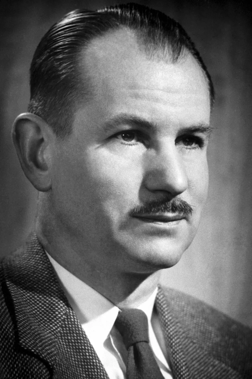 Retrato oficial del físico estadounidense Edwin Mattison McMillan